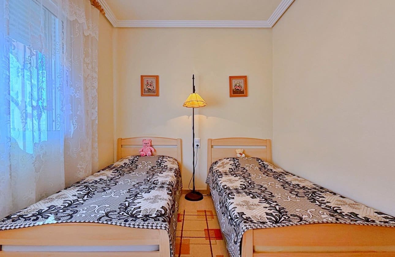 4 Zimmer Villa zu verkaufen in Orihuela Costa - 379.000 € (Ref: 9948371)