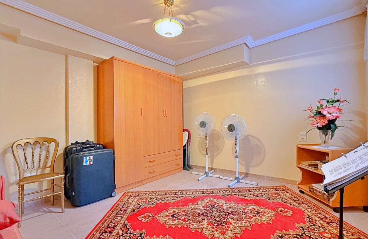 4 Zimmer Villa zu verkaufen in Orihuela Costa - 379.000 € (Ref: 9948371)