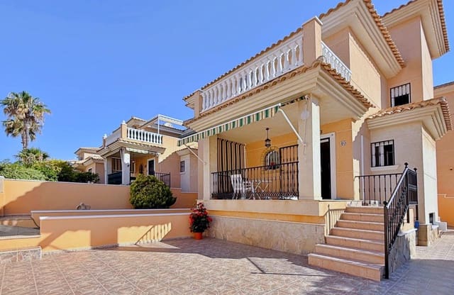 4 Zimmer Villa zu verkaufen in Los Balcones - Los Altos, Orihuela - 379.000 € (Ref: 9948371)