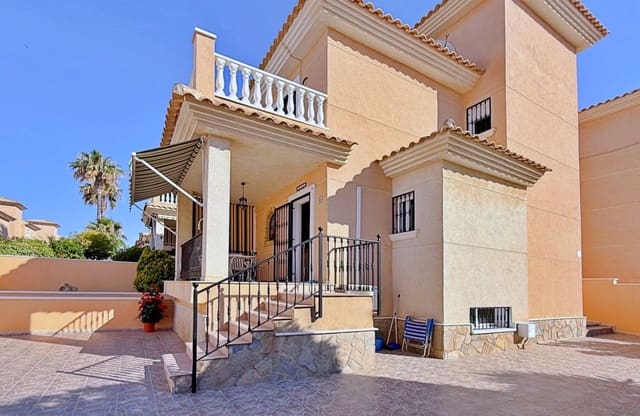 4 Zimmer Villa zu verkaufen in Los Balcones - Los Altos, Orihuela - 379.000 € (Ref: 9948371)