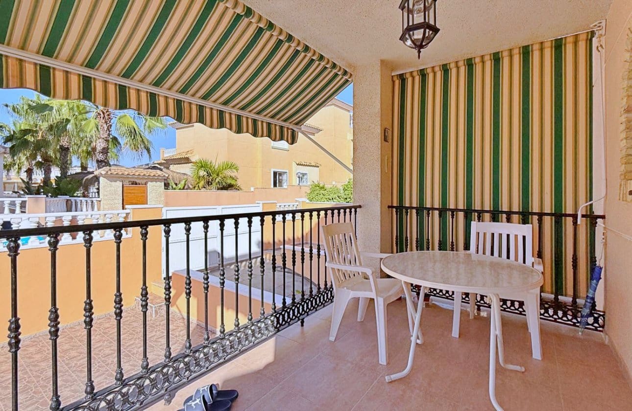 4 Zimmer Villa zu verkaufen in Orihuela Costa - 379.000 € (Ref: 9948371)