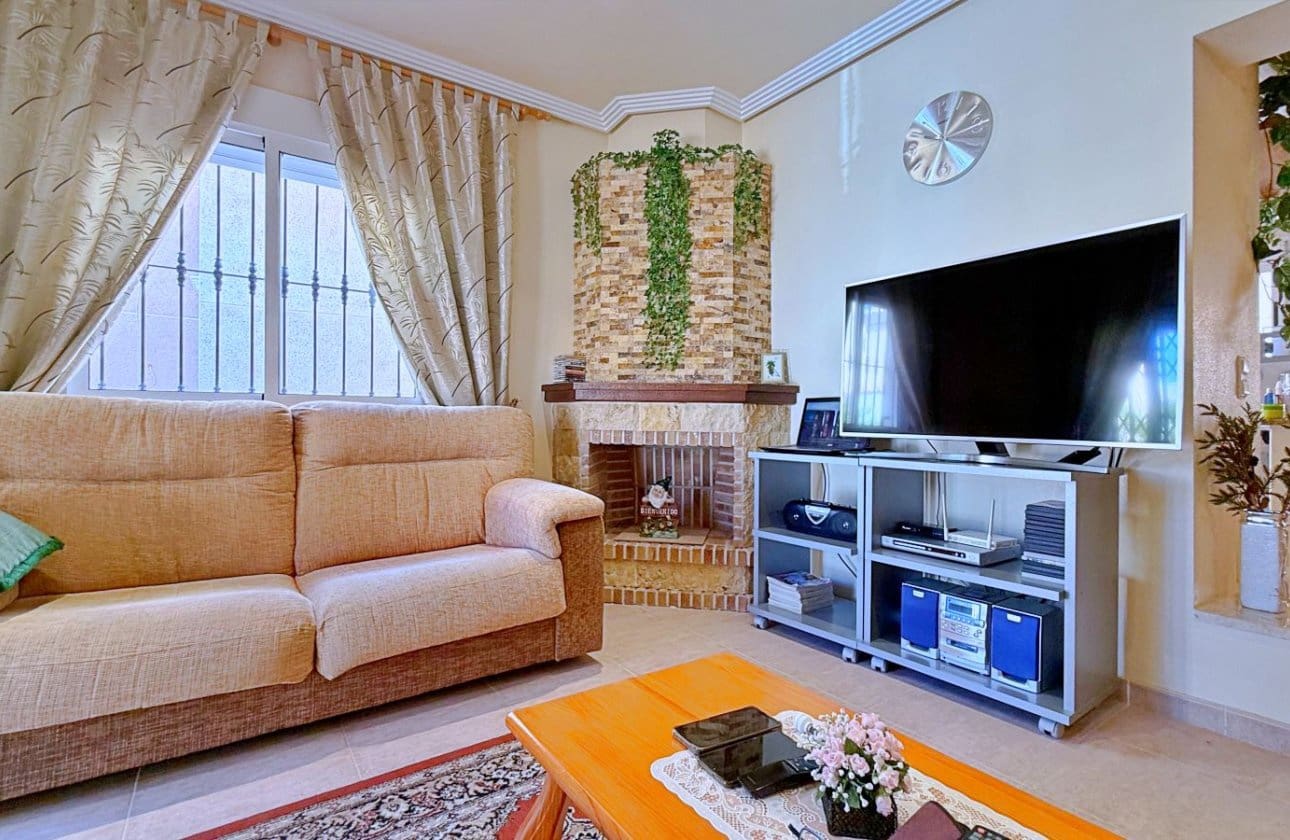 4 Zimmer Villa zu verkaufen in Orihuela Costa - 379.000 € (Ref: 9948371)