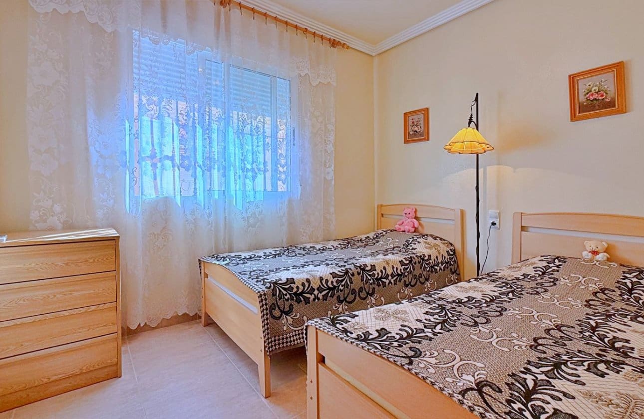 4 Zimmer Villa zu verkaufen in Orihuela Costa - 379.000 € (Ref: 9948371)