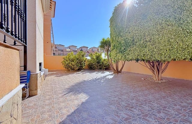 4 Zimmer Villa zu verkaufen in Los Balcones - Los Altos, Orihuela - 379.000 € (Ref: 9948371)