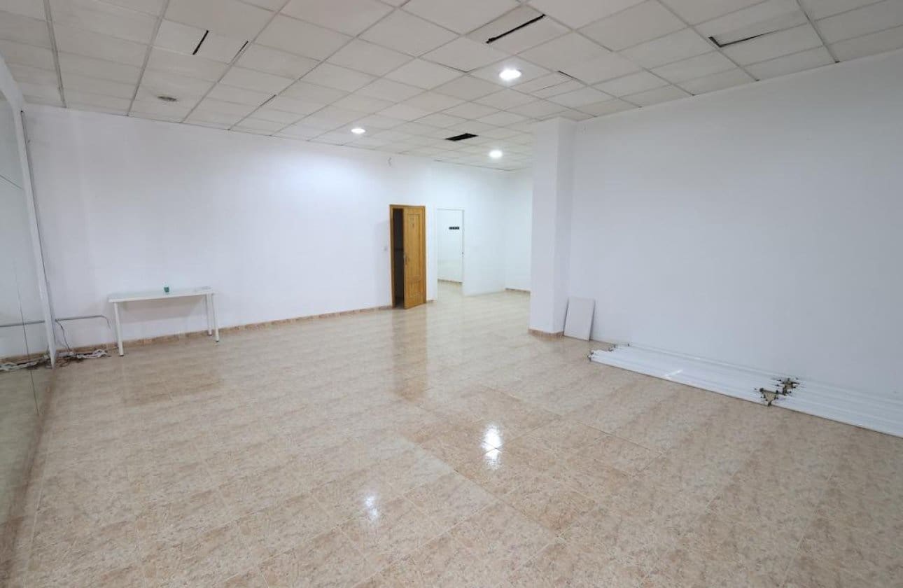 1 Zimmer Gewerbe zu verkaufen in Torrevieja - 125.000 € (Ref: 9948372)