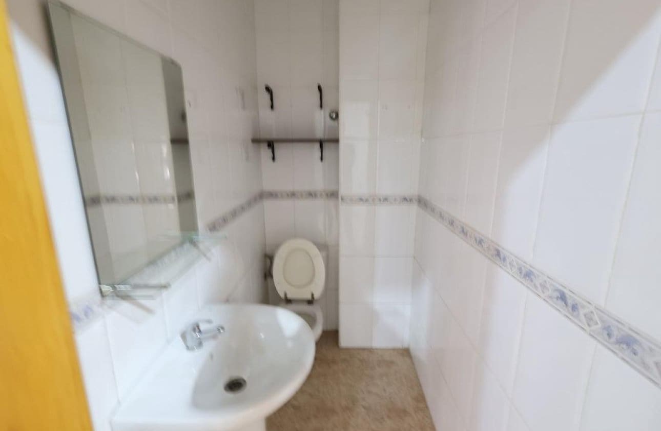 1 Zimmer Gewerbe zu verkaufen in Torrevieja - 125.000 € (Ref: 9948372)