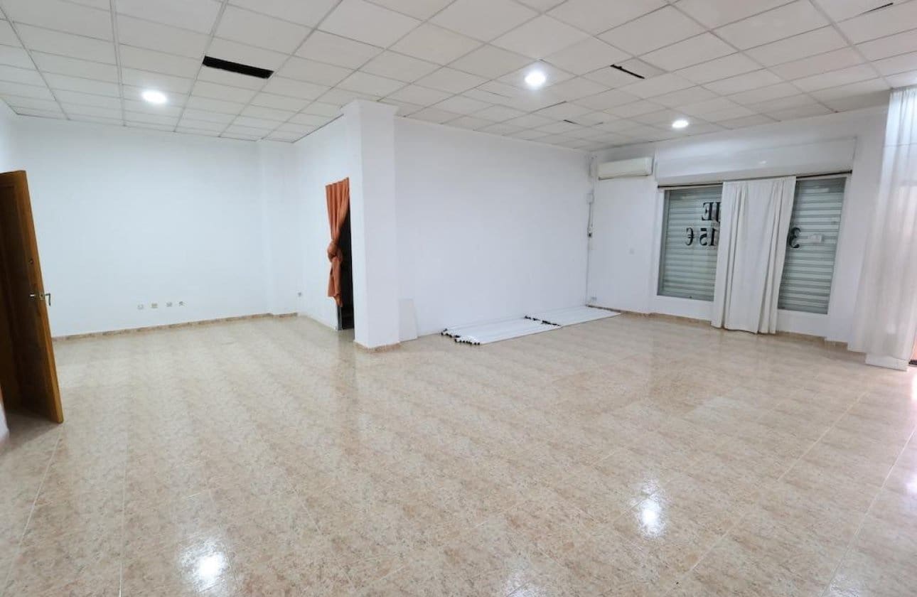 1 Zimmer Gewerbe zu verkaufen in Torrevieja - 125.000 € (Ref: 9948372)