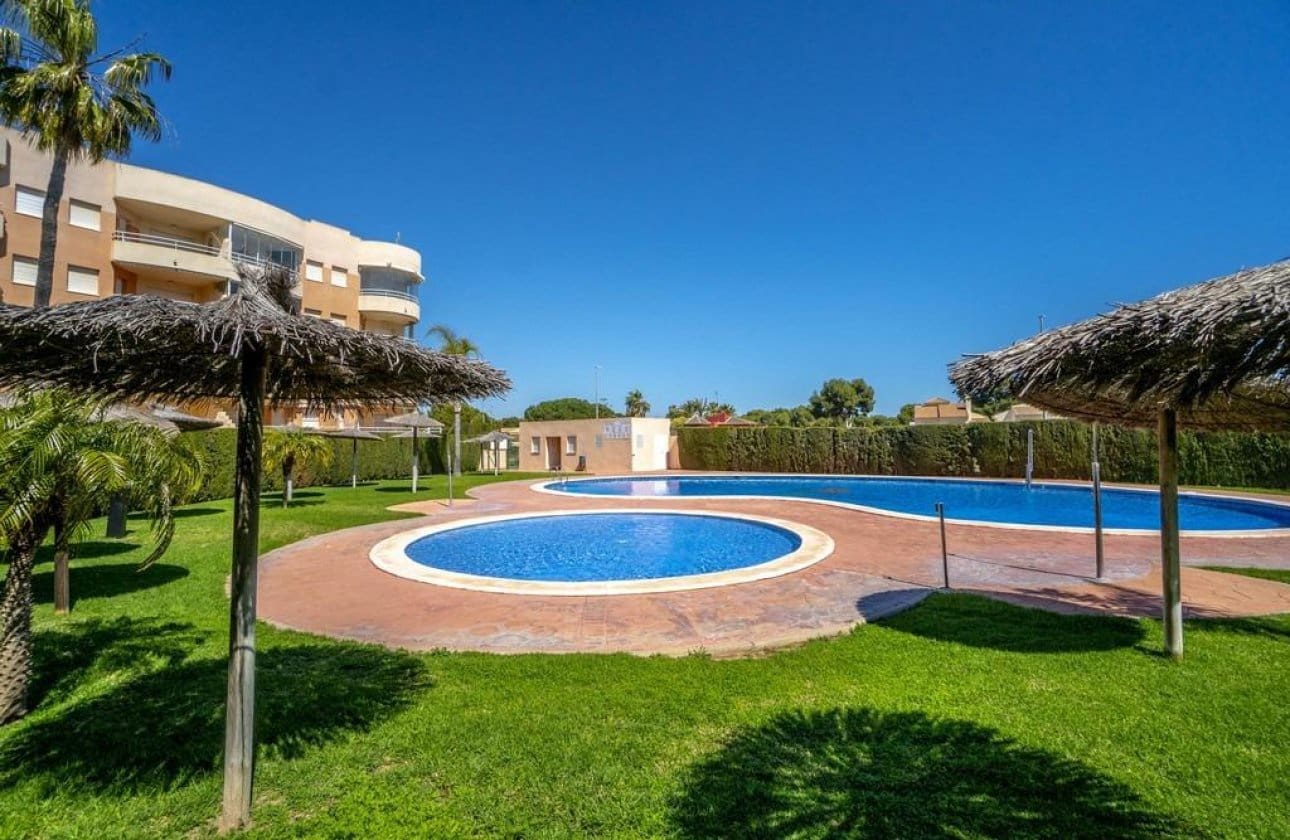 2 slaapkamer Appartement te koop in Dehesa de Campoamor met zwembad - € 205.000 (Ref: 9948373)