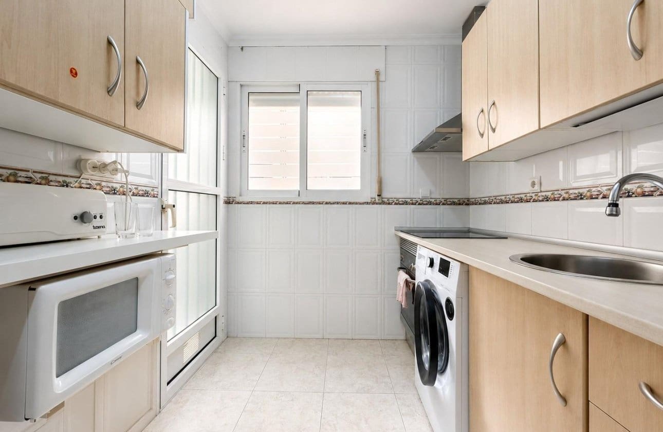 2 slaapkamer Appartement te koop in Dehesa de Campoamor met zwembad - € 205.000 (Ref: 9948373)
