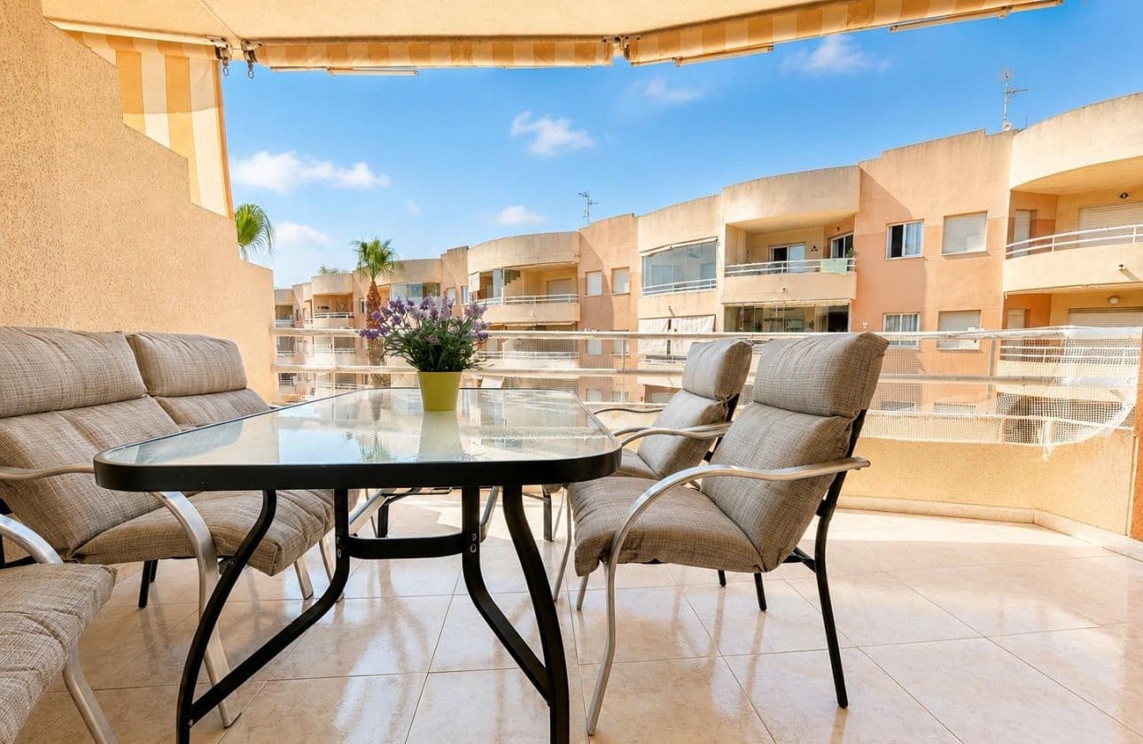 2 slaapkamer Appartement te koop in Dehesa de Campoamor met zwembad - € 205.000 (Ref: 9948373)