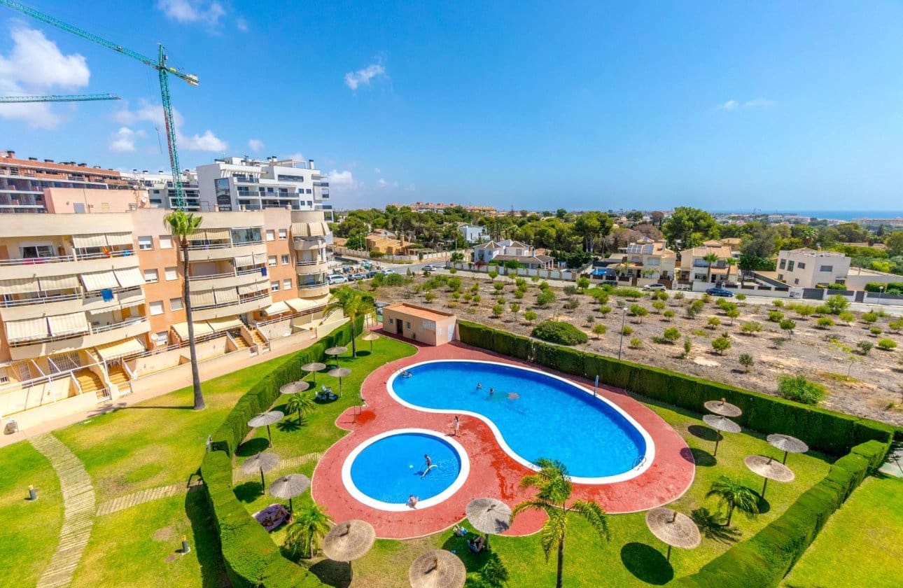 2 slaapkamer Appartement te koop in Dehesa de Campoamor met zwembad - € 205.000 (Ref: 9948373)