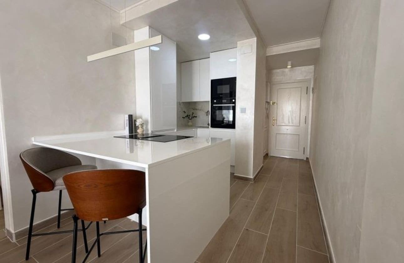2 chambre Penthouse à vendre à Torrevieja - 159 995 € (Ref: 9948375)