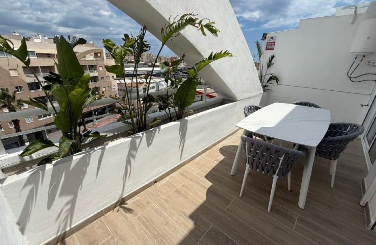 2 chambre Penthouse à vendre à Torrevieja - 159 995 € (Ref: 9948375)