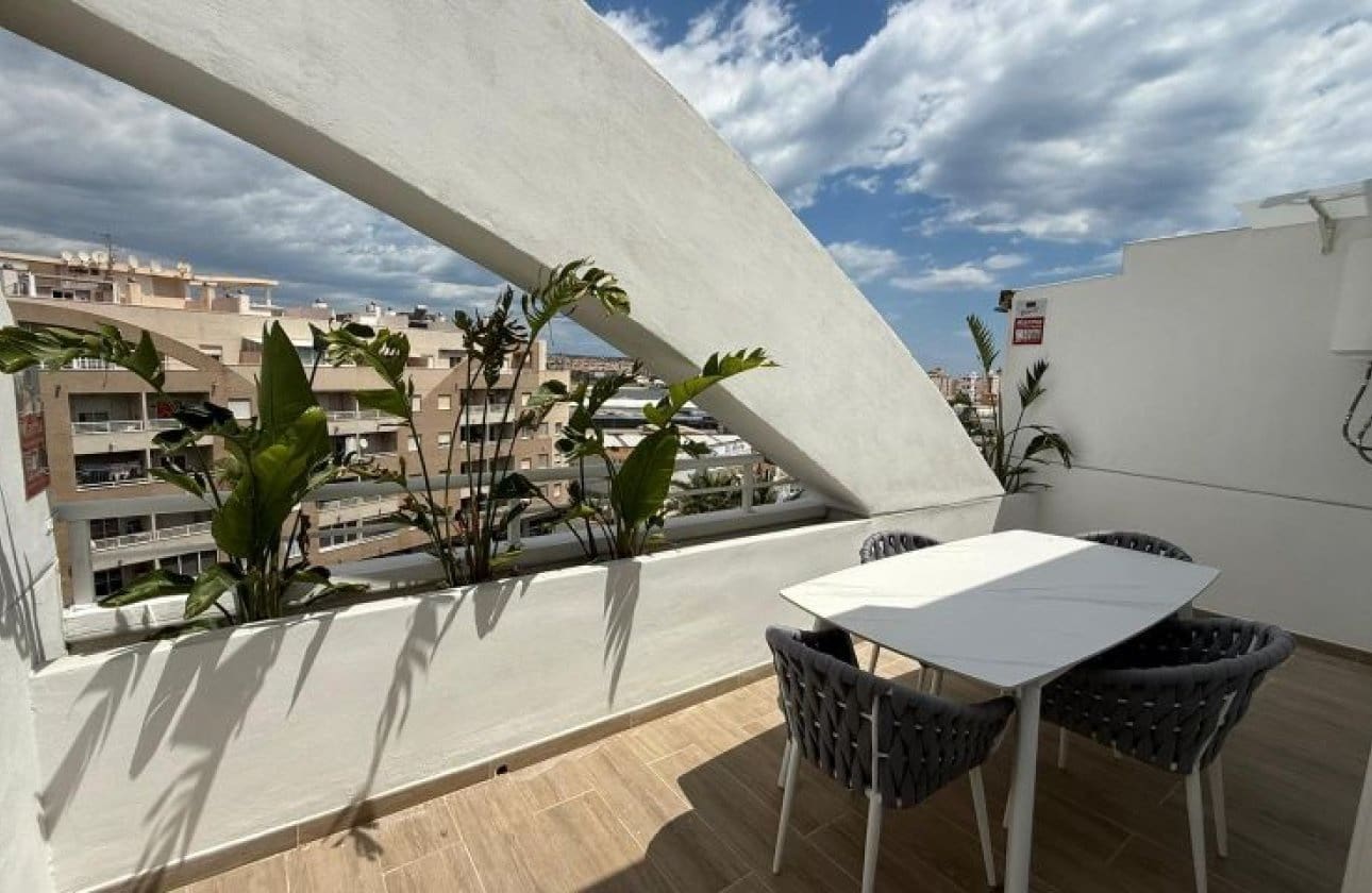 2 chambre Penthouse à vendre à Torrevieja - 159 995 € (Ref: 9948375)