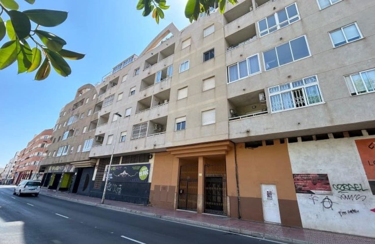 2 chambre Penthouse à vendre à Torrevieja - 159 995 € (Ref: 9948375)