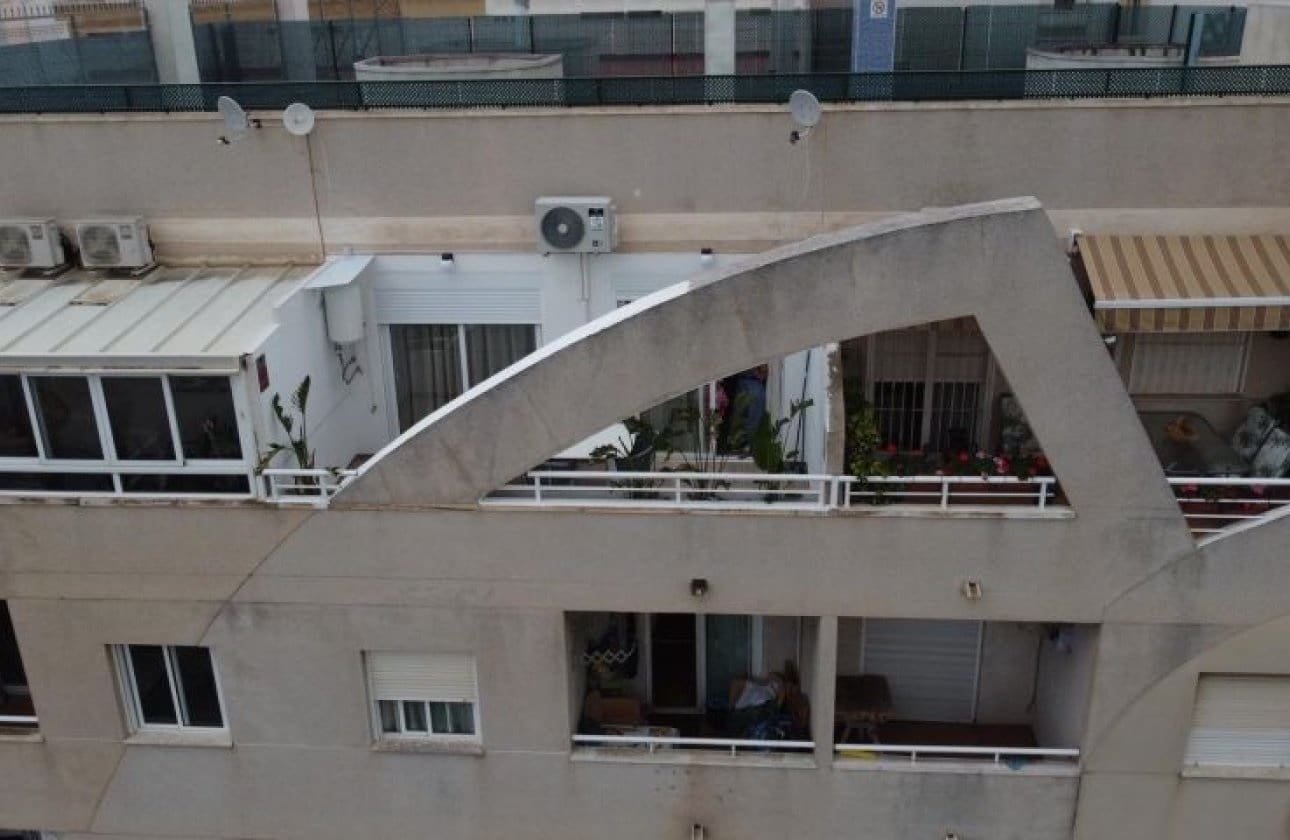 2 chambre Penthouse à vendre à Torrevieja - 159 995 € (Ref: 9948375)