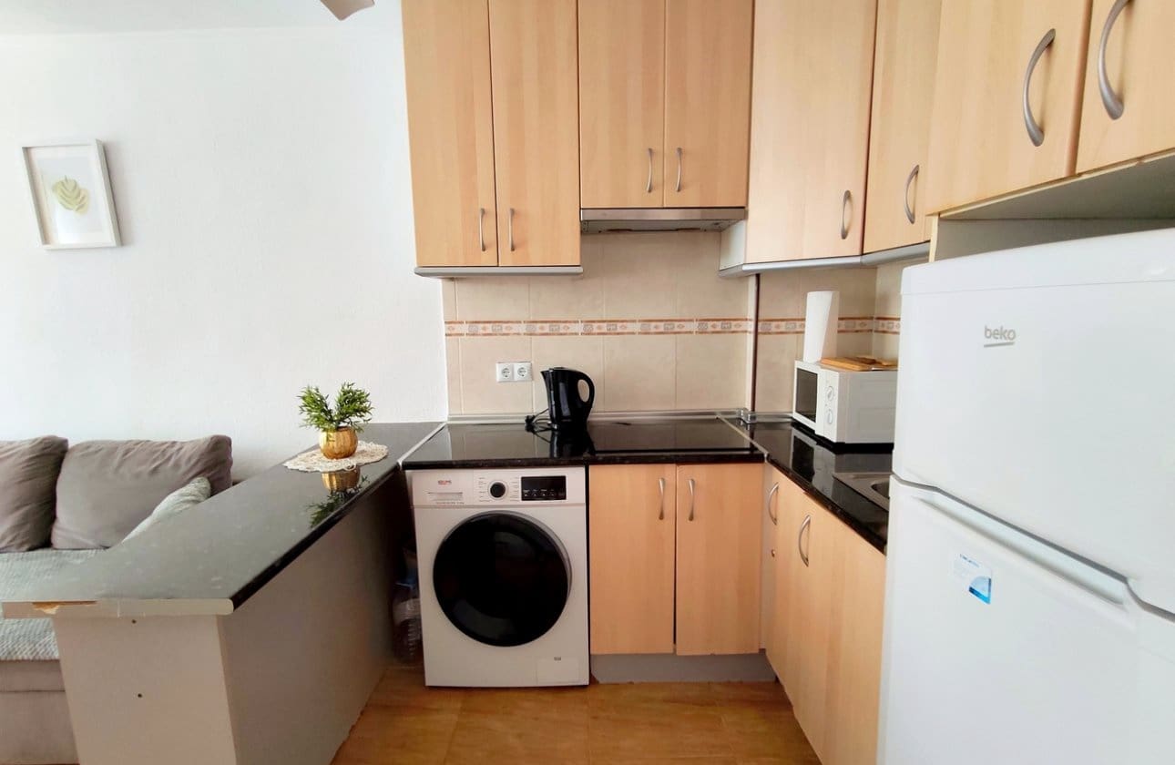 1 slaapkamer Strandappartement te koop in La Mata met zwembad - € 127.000 (Ref: 9948376)