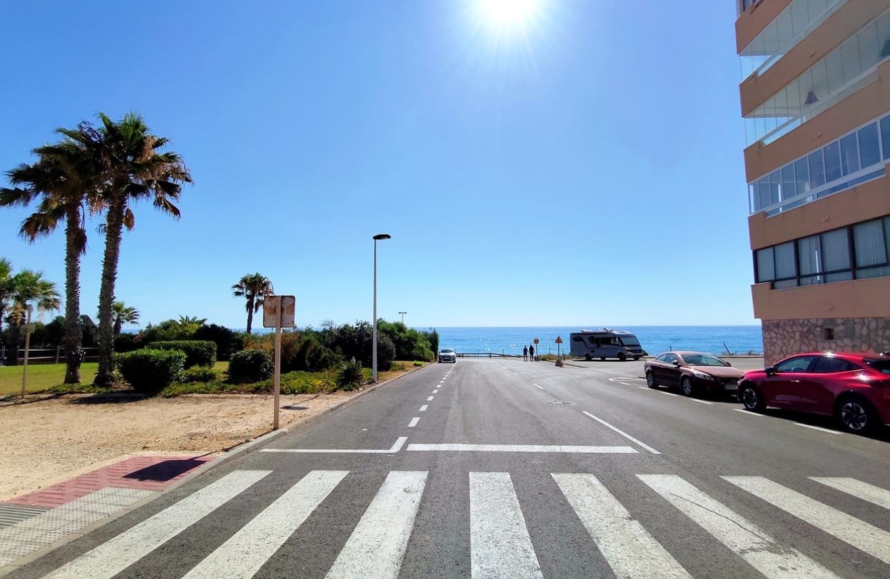 1 slaapkamer Strandappartement te koop in La Mata met zwembad - € 127.000 (Ref: 9948376)