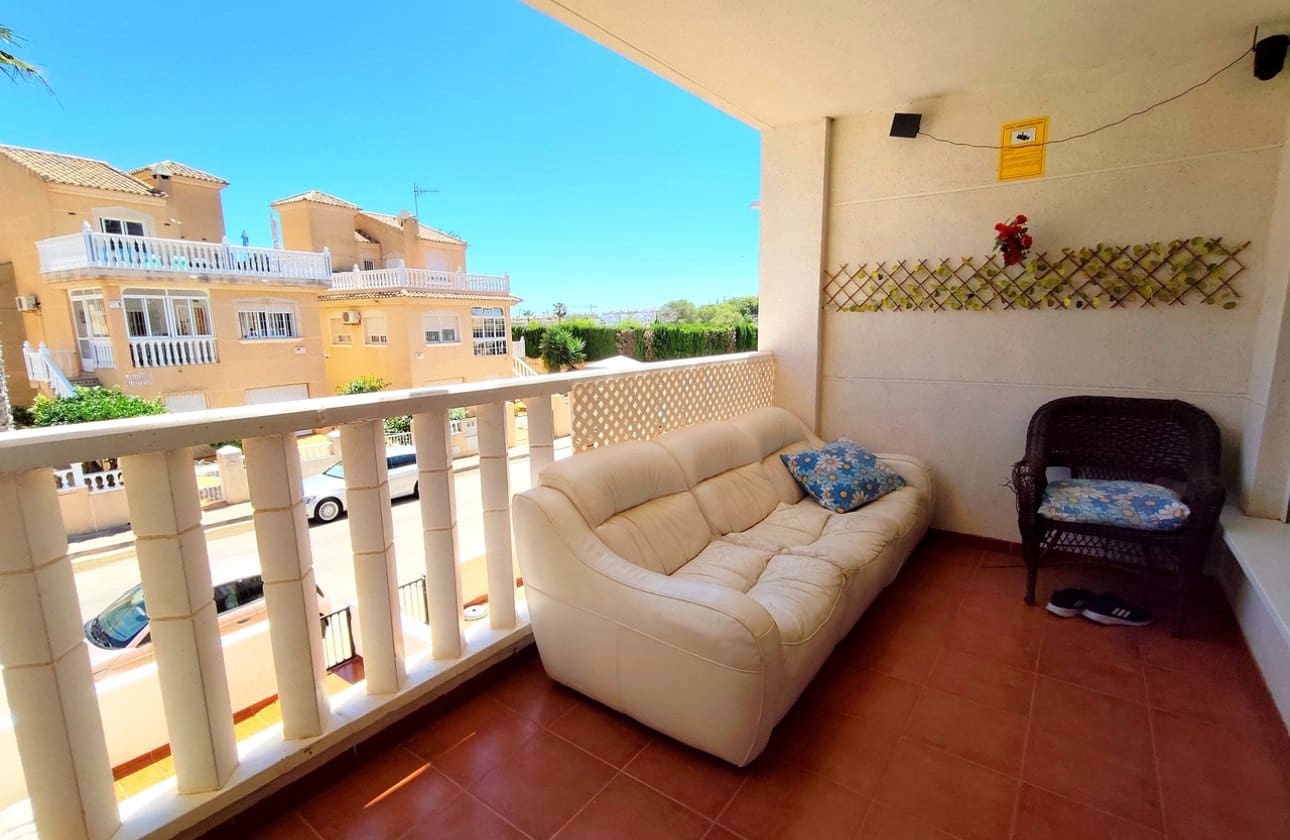 2 soveværelse Lejlighed til salg i Villamartin med swimmingpool - € 159.000 (Ref: 9948377)
