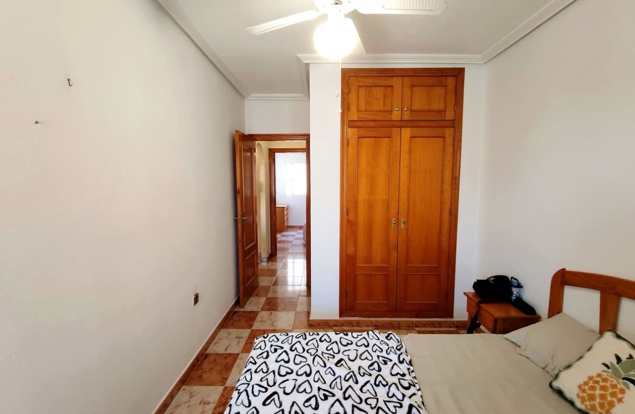 2 soveværelse Lejlighed til salg i Villamartin med swimmingpool - € 159.000 (Ref: 9948377)