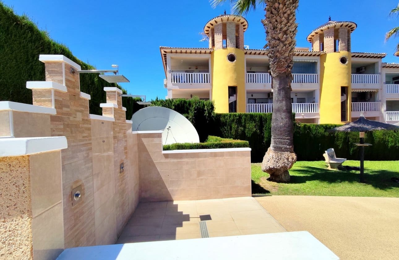 2 soveværelse Lejlighed til salg i Villamartin med swimmingpool - € 159.000 (Ref: 9948377)