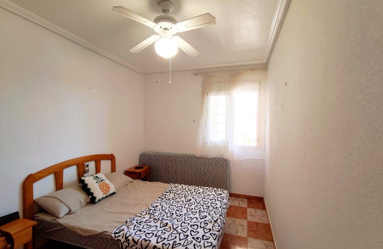 2 soveværelse Lejlighed til salg i Villamartin med swimmingpool - € 159.000 (Ref: 9948377)