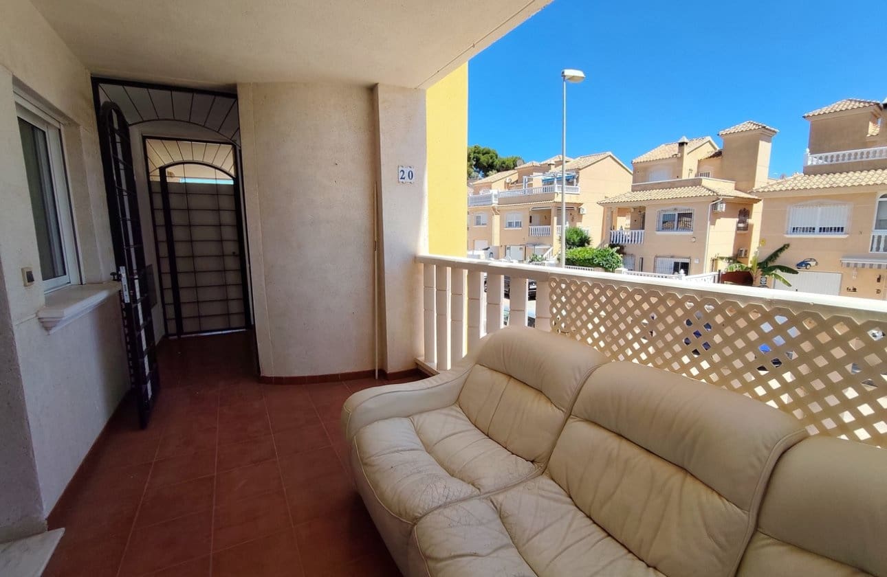 2 soveværelse Lejlighed til salg i Villamartin med swimmingpool - € 159.000 (Ref: 9948377)