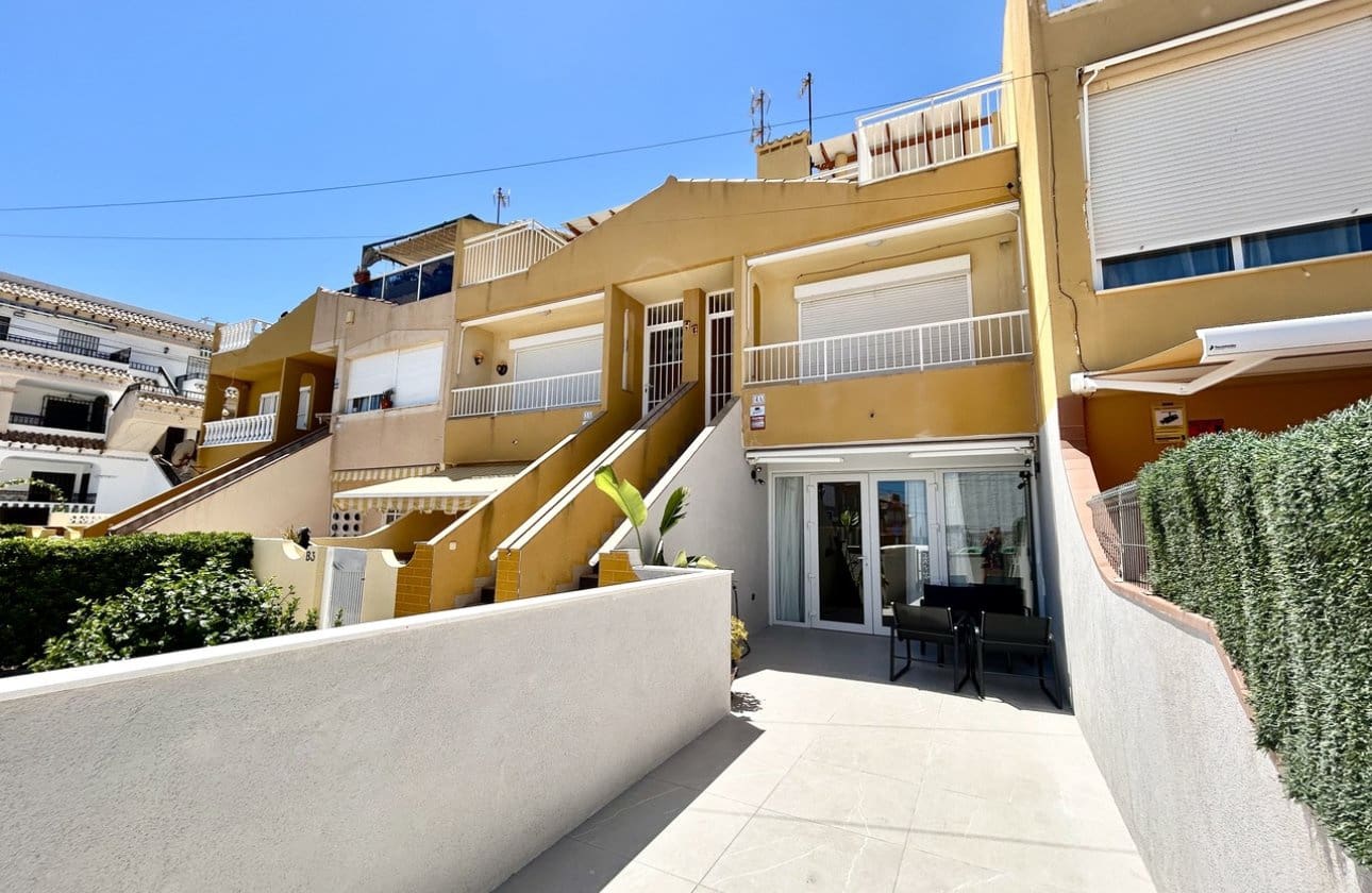 Apartamento de 2 habitaciones en Torrevieja en venta - 265.000 € (Ref: 9948378)
