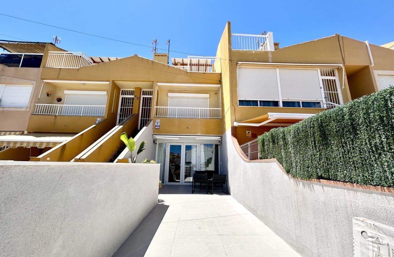 Apartamento de 2 habitaciones en Torrevieja en venta - 265.000 € (Ref: 9948378)