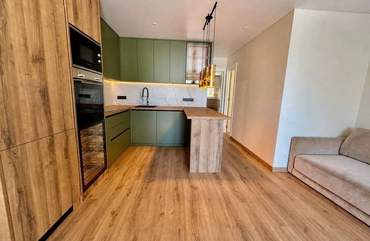 Apartamento de 2 habitaciones en Torrevieja en venta - 265.000 € (Ref: 9948378)