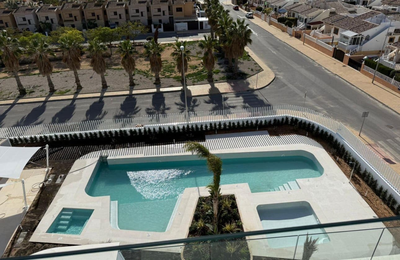 2 Zimmer Apartment zu verkaufen in Orihuela Costa mit Pool - 390.000 € (Ref: 9948380)