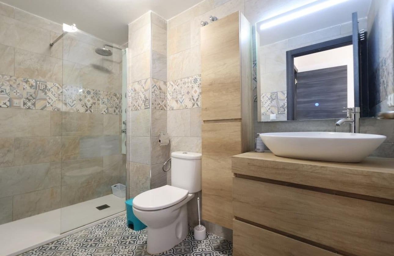 3 sypialnia Apartament na sprzedaż w Torrevieja z basenem garażem - 189 000 € (Ref: 9948385)