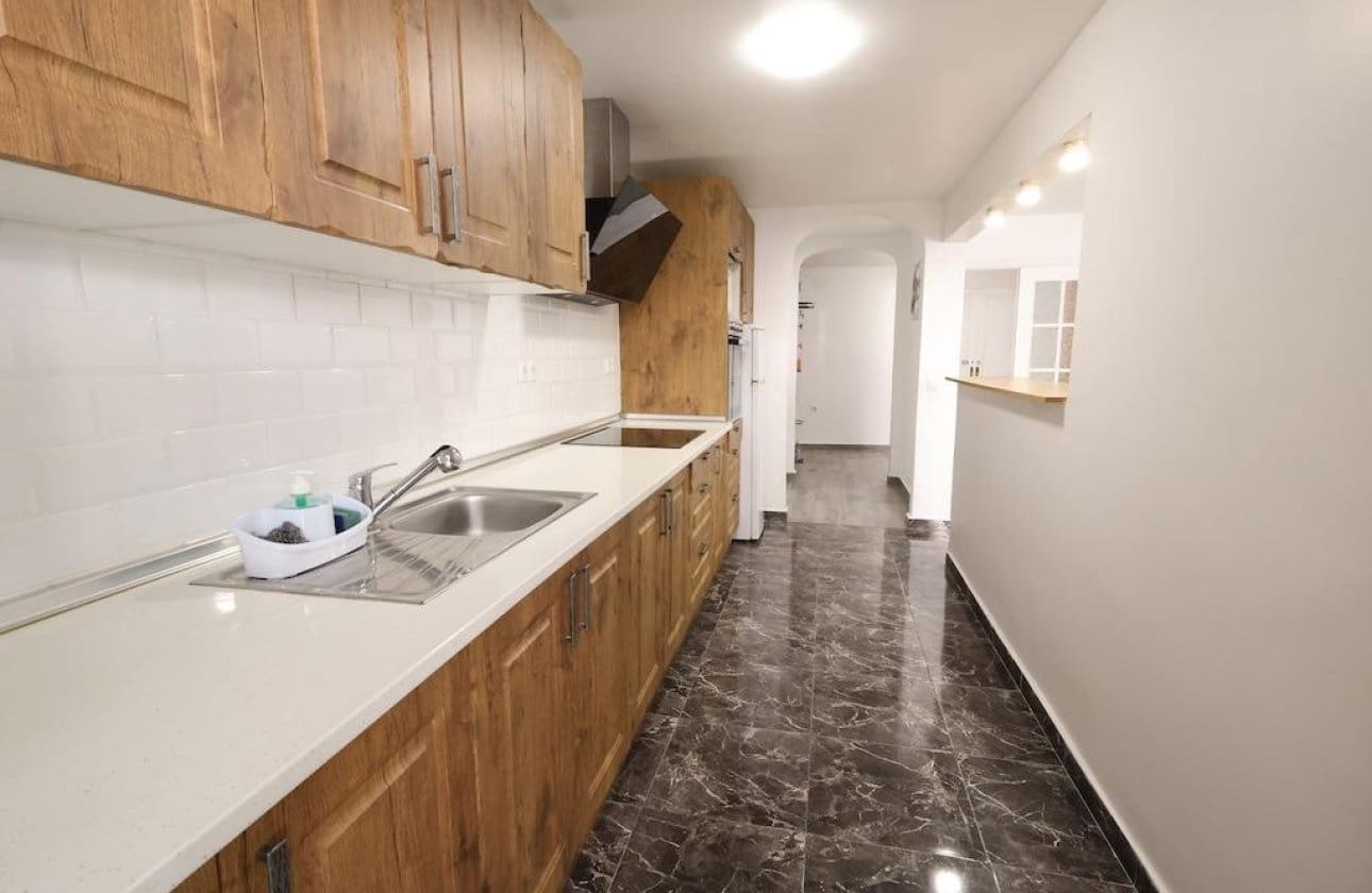 3 sypialnia Apartament na sprzedaż w Torrevieja z basenem garażem - 189 000 € (Ref: 9948385)