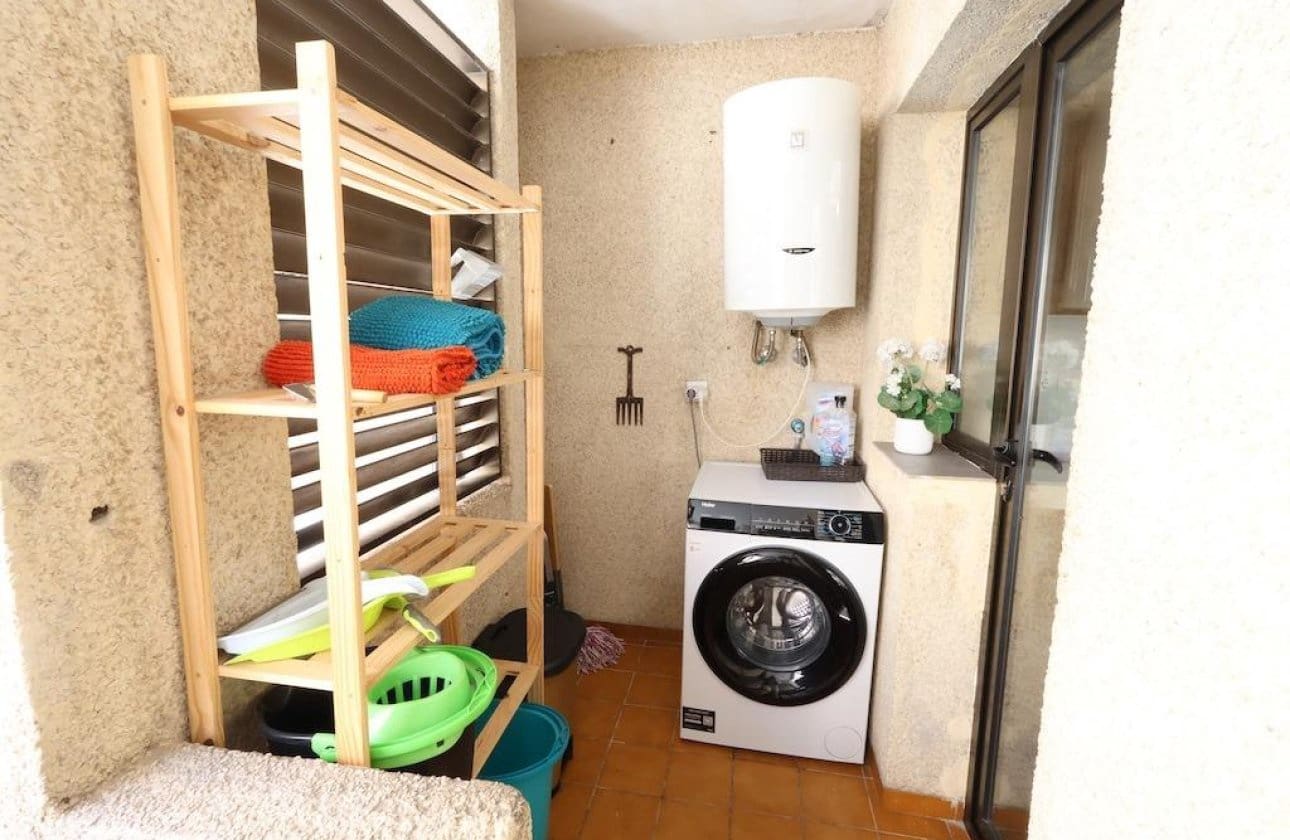 3 sypialnia Apartament na sprzedaż w Torrevieja z basenem garażem - 189 000 € (Ref: 9948385)
