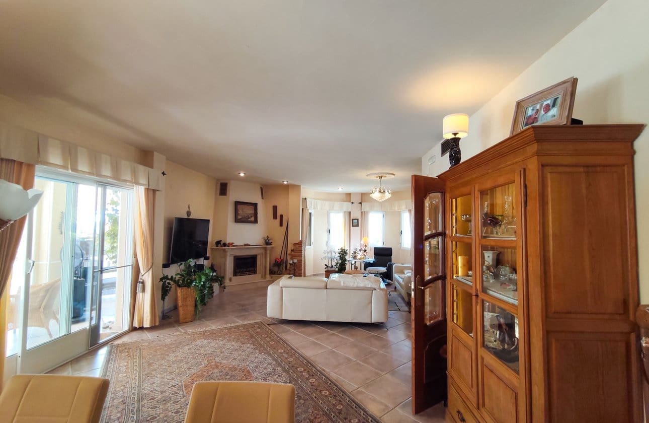 5 slaapkamer Villa te koop in Ciudad Quesada met zwembad - € 850.000 (Ref: 9968918)