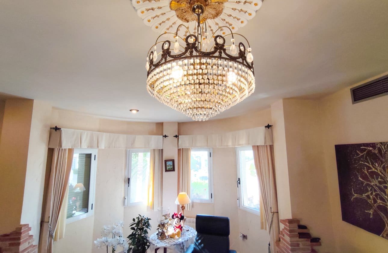 5 slaapkamer Villa te koop in Ciudad Quesada met zwembad - € 850.000 (Ref: 9968918)