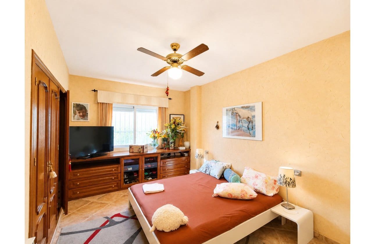 5 slaapkamer Villa te koop in Ciudad Quesada met zwembad - € 850.000 (Ref: 9968918)