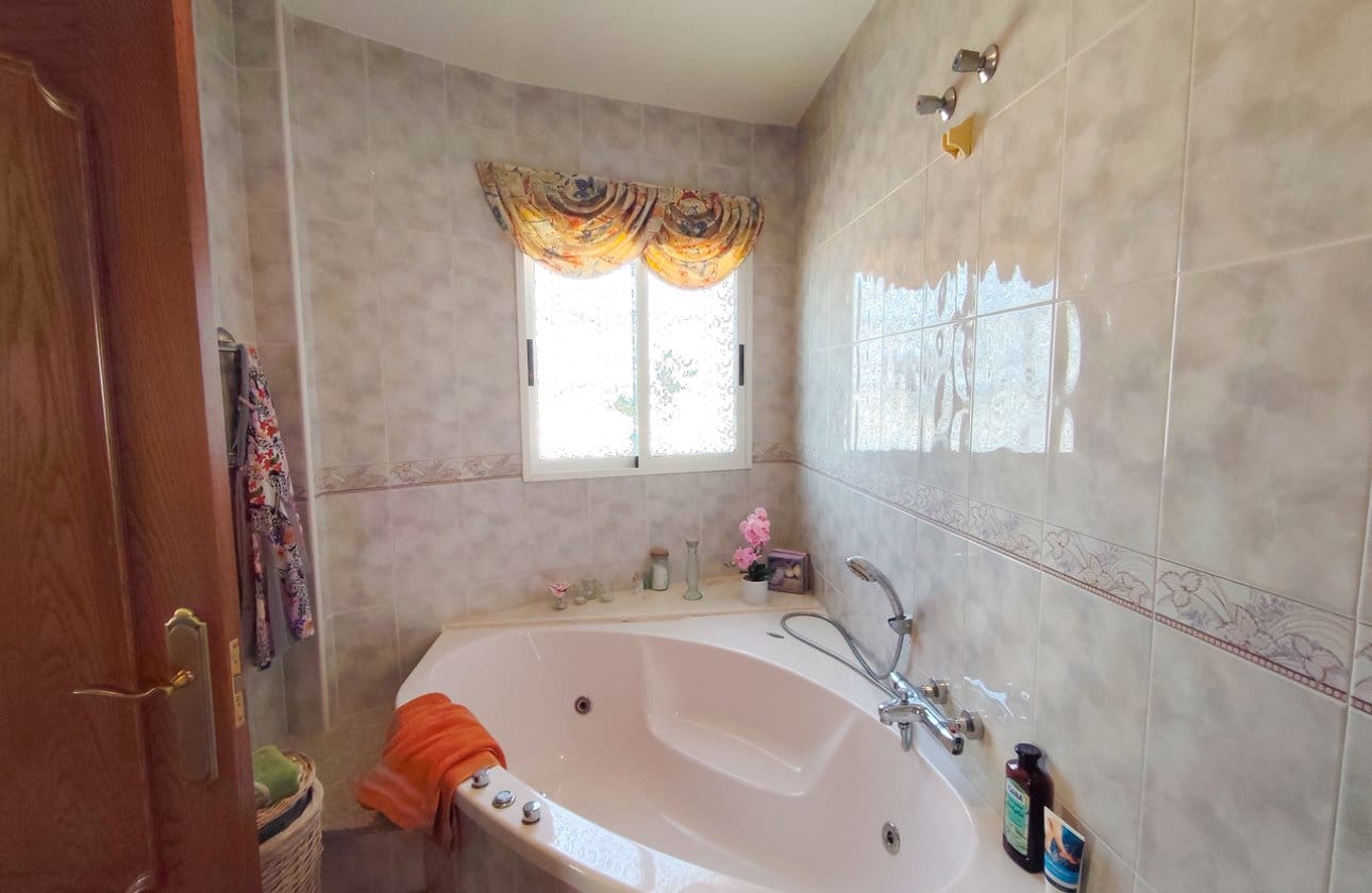 5 slaapkamer Villa te koop in Ciudad Quesada met zwembad - € 850.000 (Ref: 9968918)