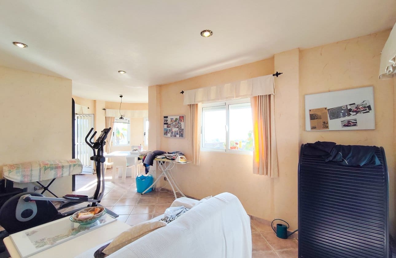 5 slaapkamer Villa te koop in Ciudad Quesada met zwembad - € 850.000 (Ref: 9968918)