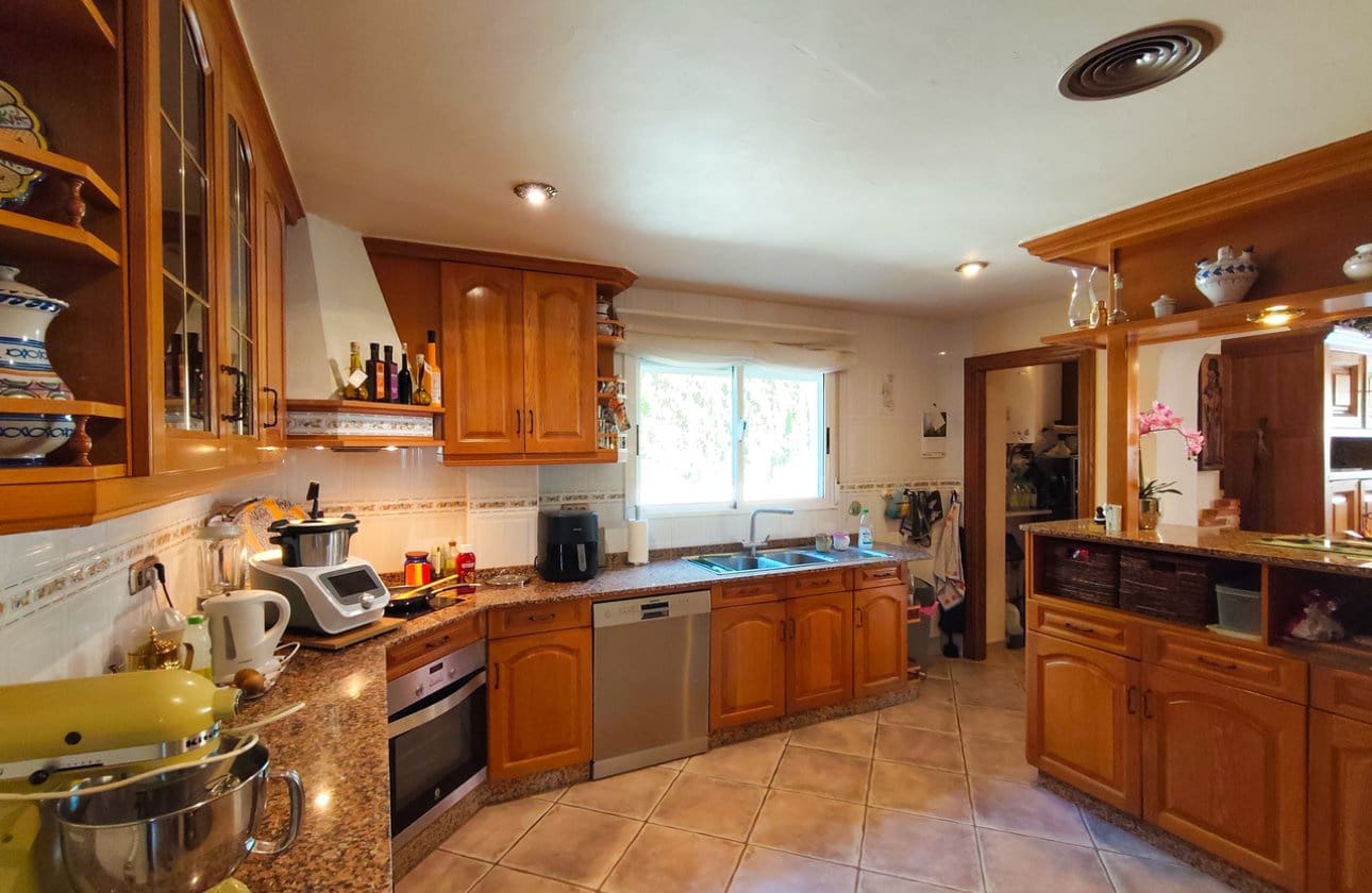 5 slaapkamer Villa te koop in Ciudad Quesada met zwembad - € 850.000 (Ref: 9968918)