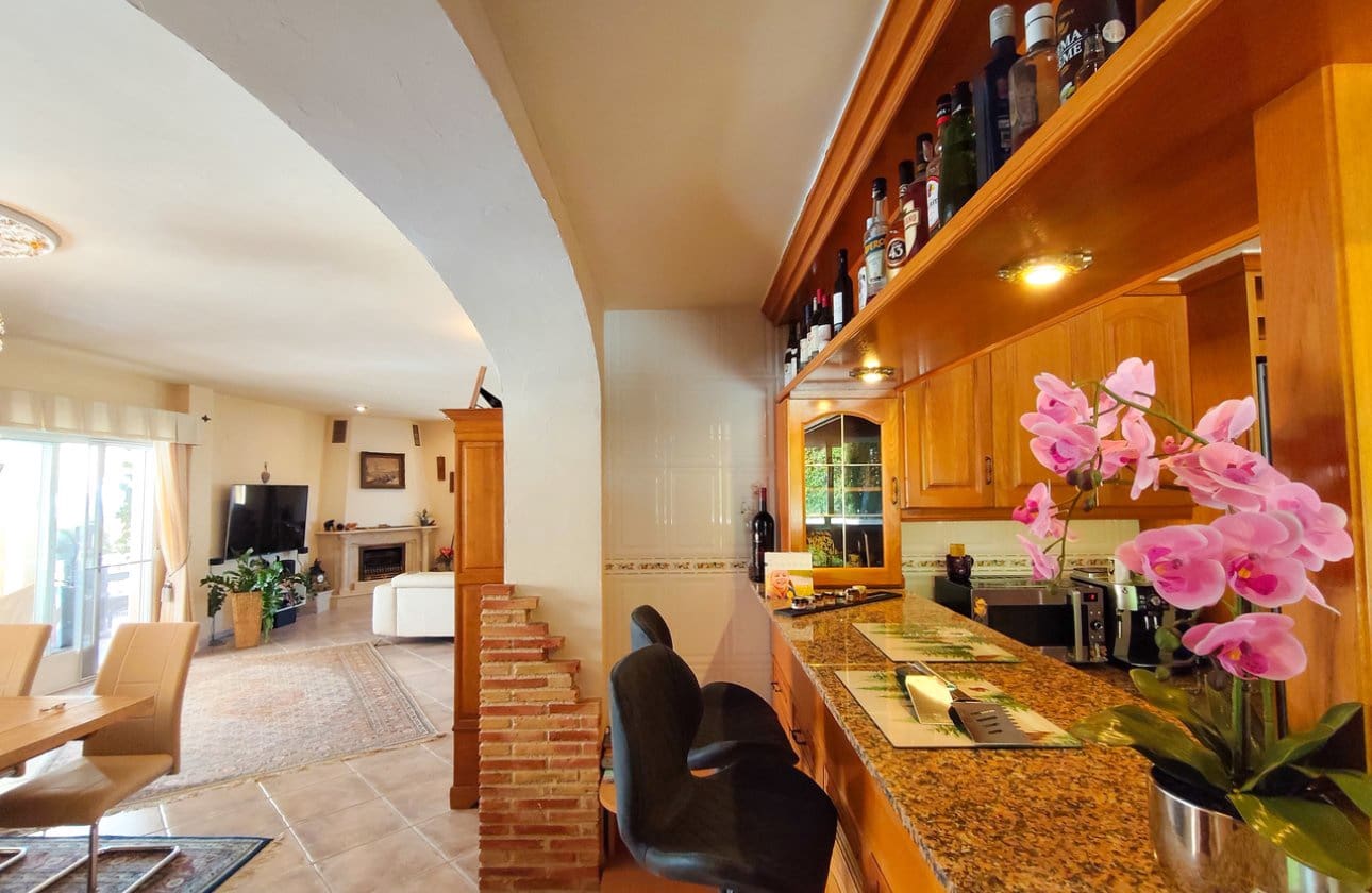 5 slaapkamer Villa te koop in Ciudad Quesada met zwembad - € 850.000 (Ref: 9968918)