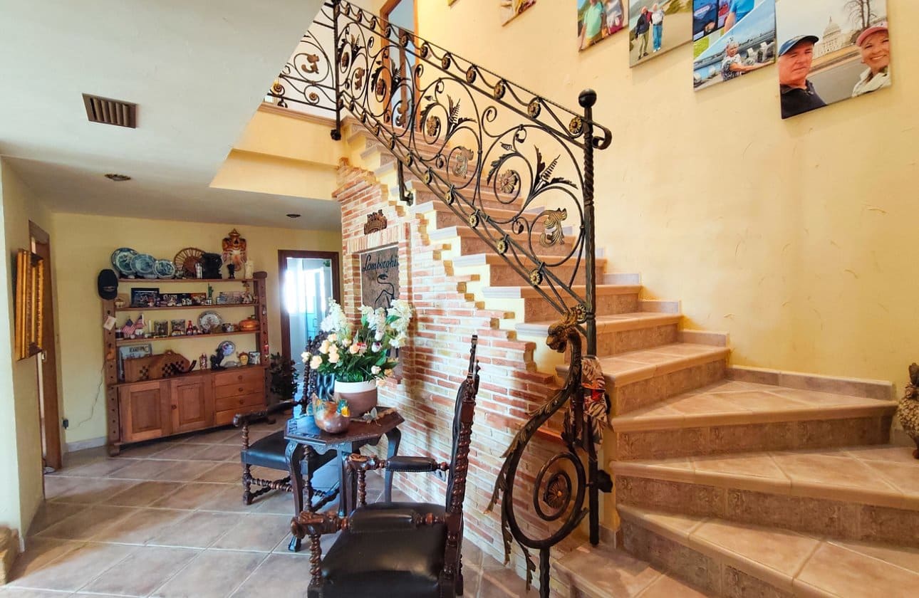 5 slaapkamer Villa te koop in Ciudad Quesada met zwembad - € 850.000 (Ref: 9968918)