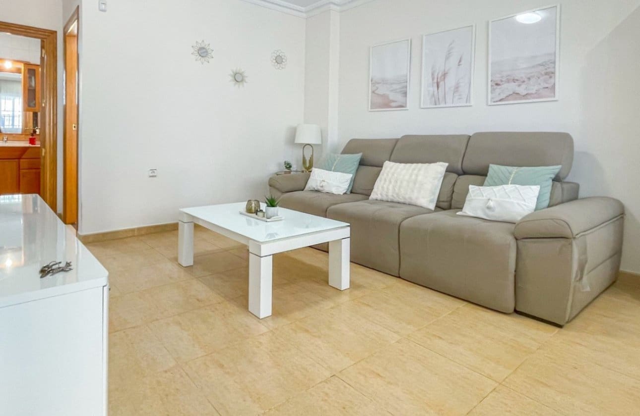 Casa de 4 habitaciones en Orihuela Costa en venta con piscina - 339.000 € (Ref: 9968921)