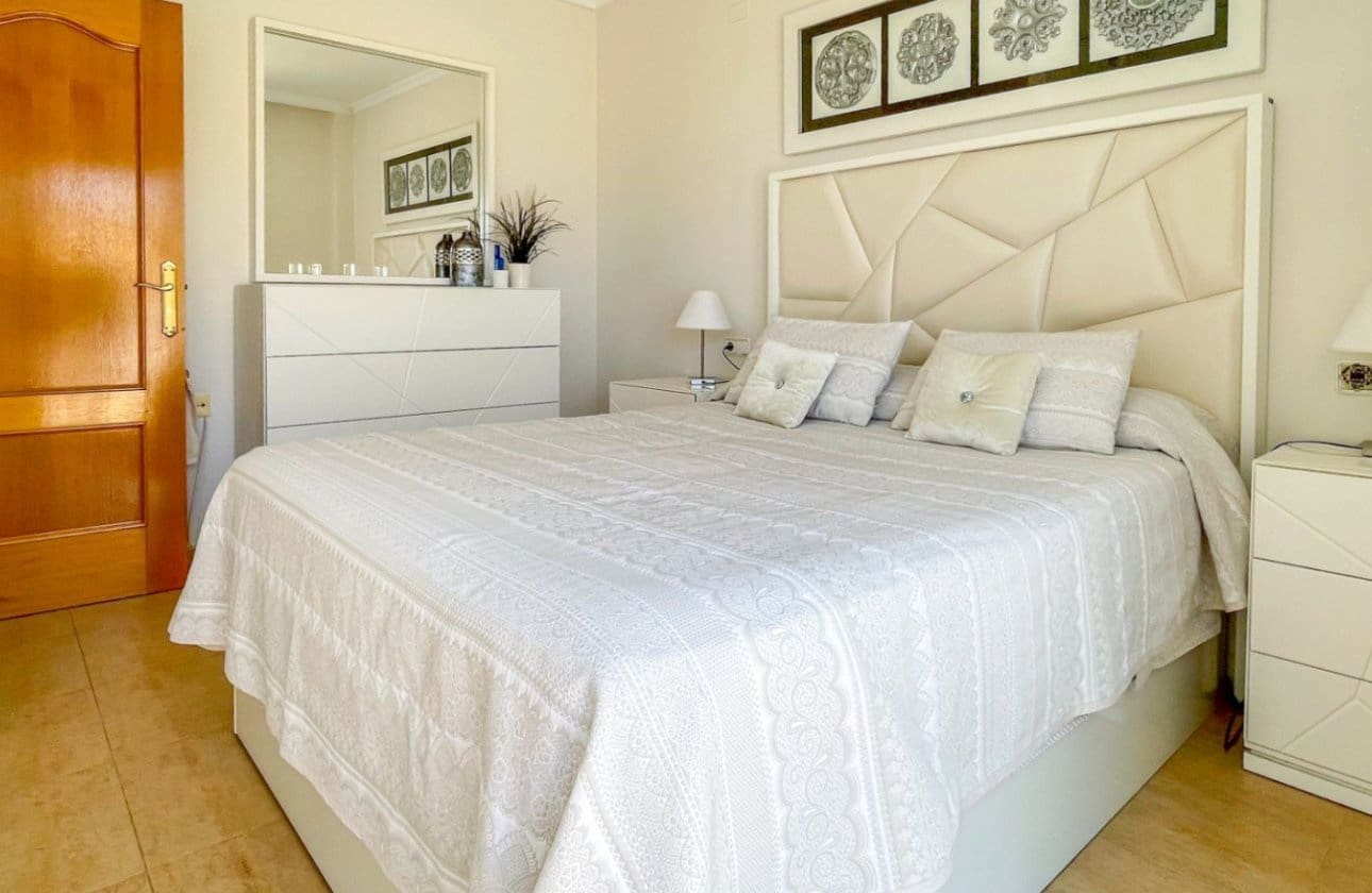 Casa de 4 habitaciones en Orihuela Costa en venta con piscina - 339.000 € (Ref: 9968921)