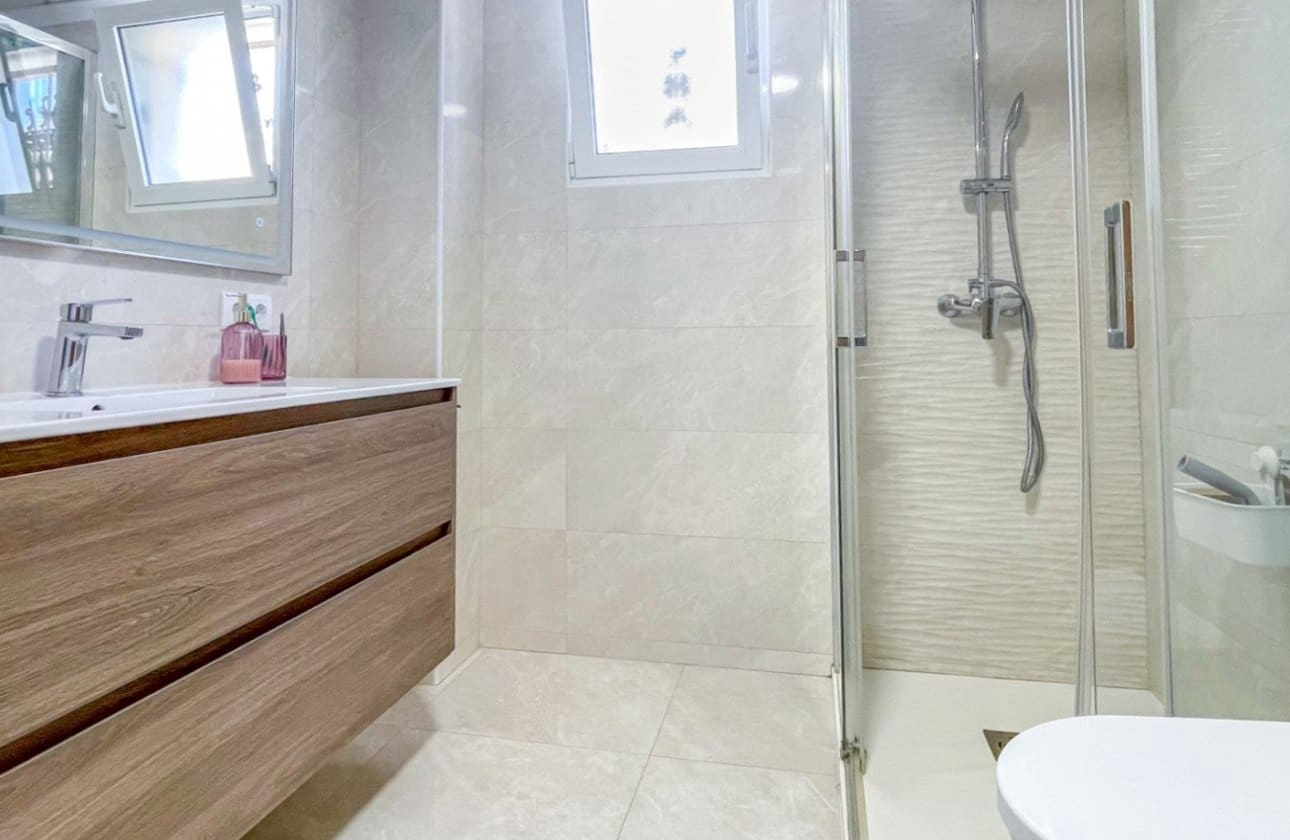 Casa de 4 habitaciones en Orihuela Costa en venta con piscina - 339.000 € (Ref: 9968921)