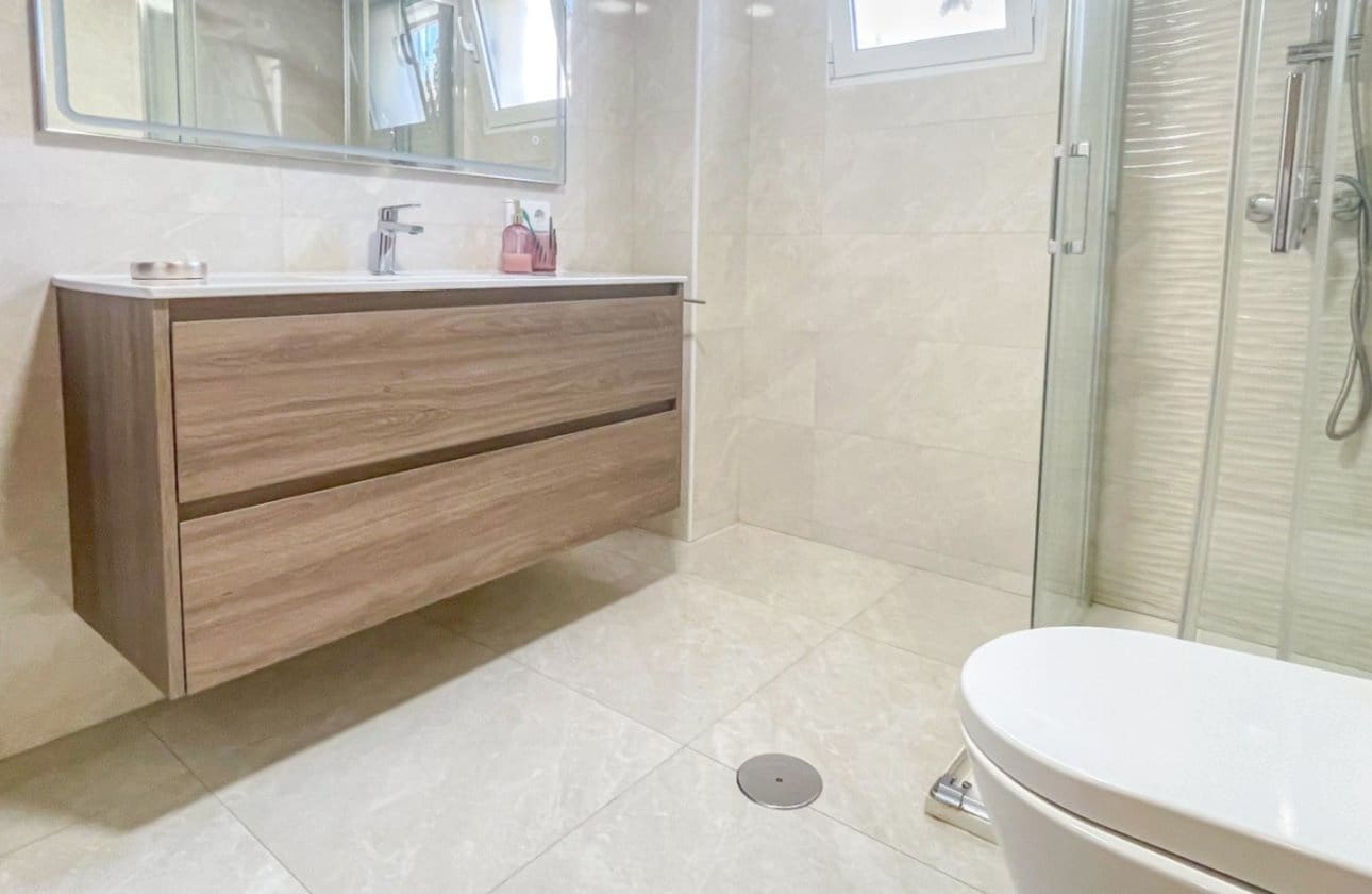 Casa de 4 habitaciones en Orihuela Costa en venta con piscina - 339.000 € (Ref: 9968921)