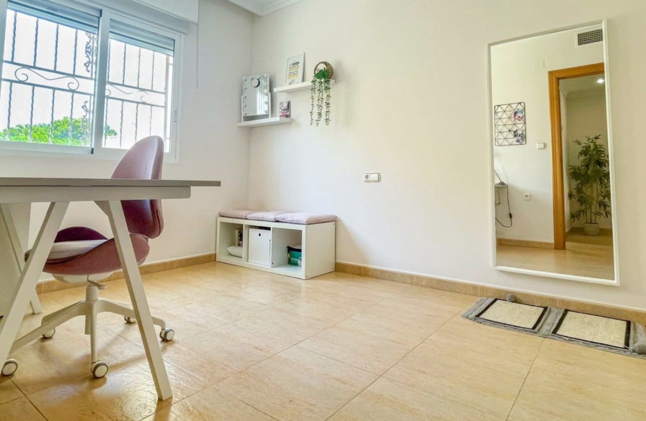 Casa de 4 habitaciones en Orihuela Costa en venta con piscina - 339.000 € (Ref: 9968921)