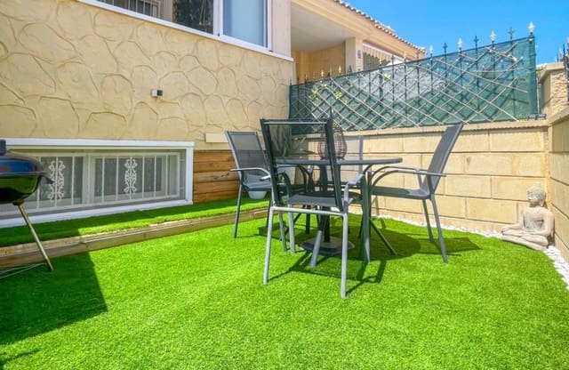 4 slaapkamer Huis te koop in Punta Prima, Orihuela met zwembad - € 339.000 (Ref: 9968921)