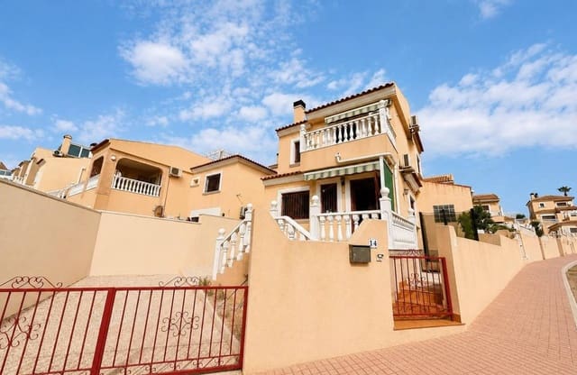 2 soveværelse Villa til salg i Villamartin, Orihuela med swimmingpool garage - € 218.000 (Ref: 9968923)