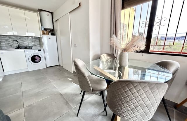 2 soveværelse Villa til salg i Villamartin, Orihuela med swimmingpool garage - € 218.000 (Ref: 9968923)